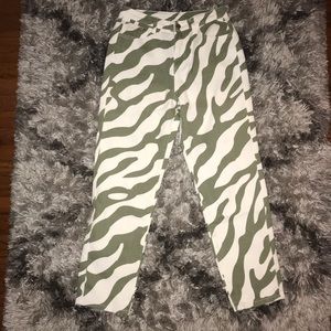 Super cute trendy funky Mom jeans